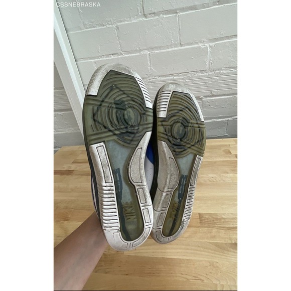 Athletic_Shoes